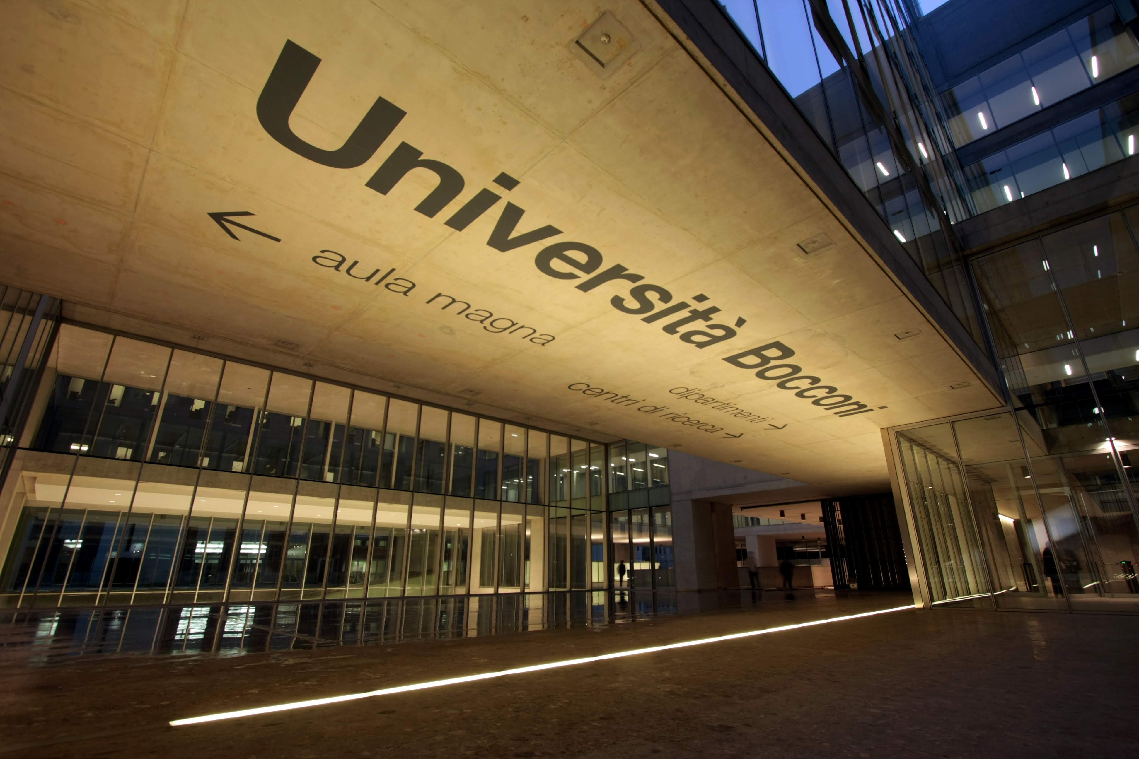 Università Bocconi scritta